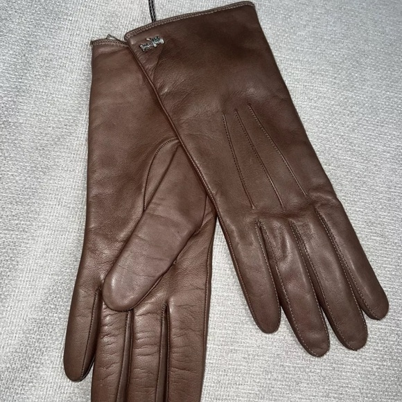 COACH Soft Leather Basic Gloves Pine Brown 6 1/2 New with tags, carriage symbol - Picture 6 of 8